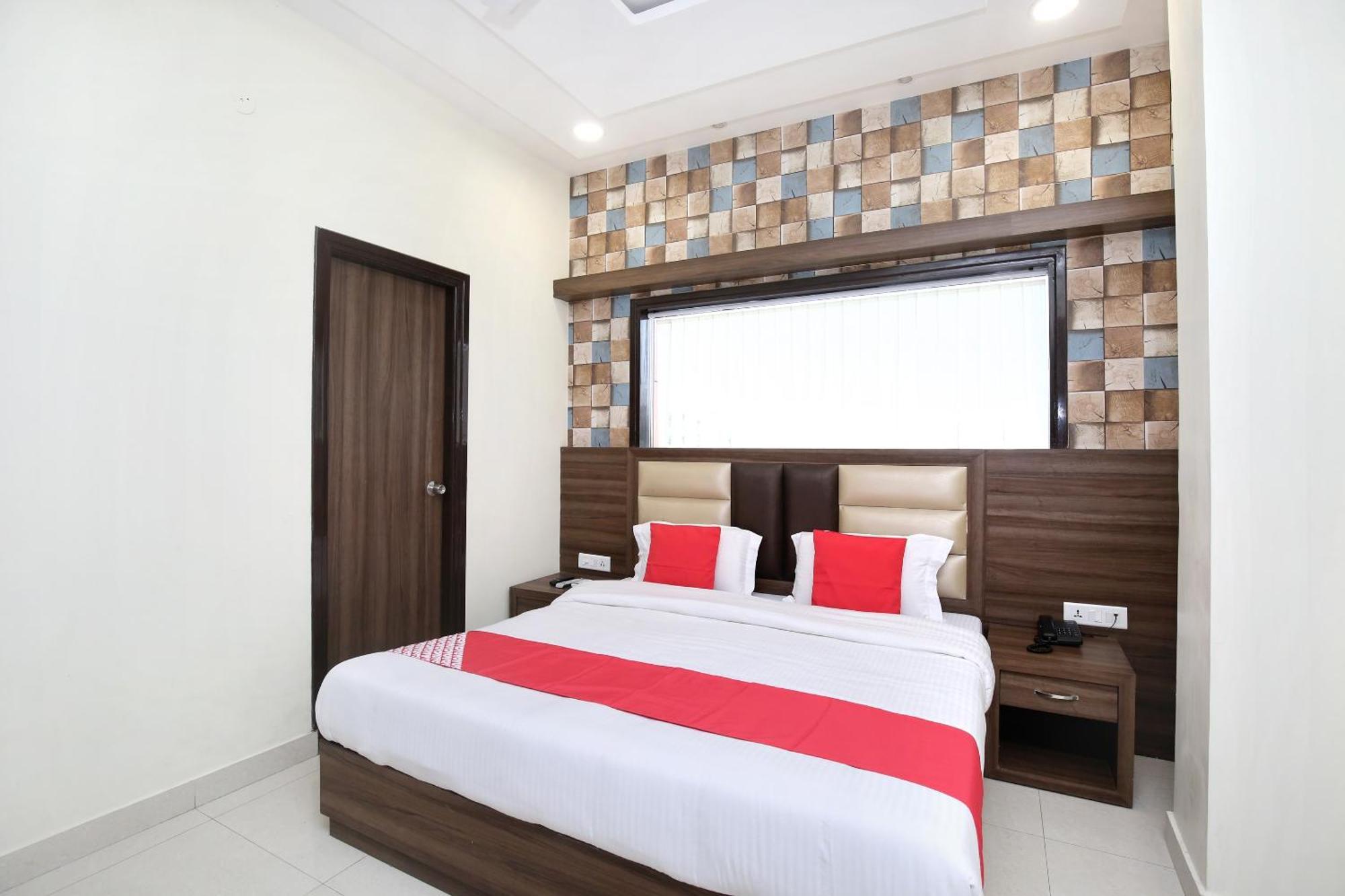 Oyo 17307 Hotel Kings Amritsar Esterno foto